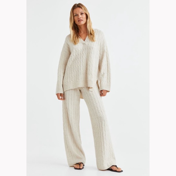 H&M cable knit pants 🤍 - Picture 1 of 8